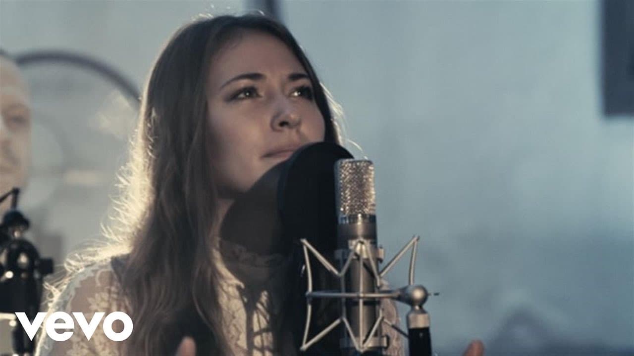 Lauren Daigle Transforms Chris Tomlin’s Christmas Song Into a Classic