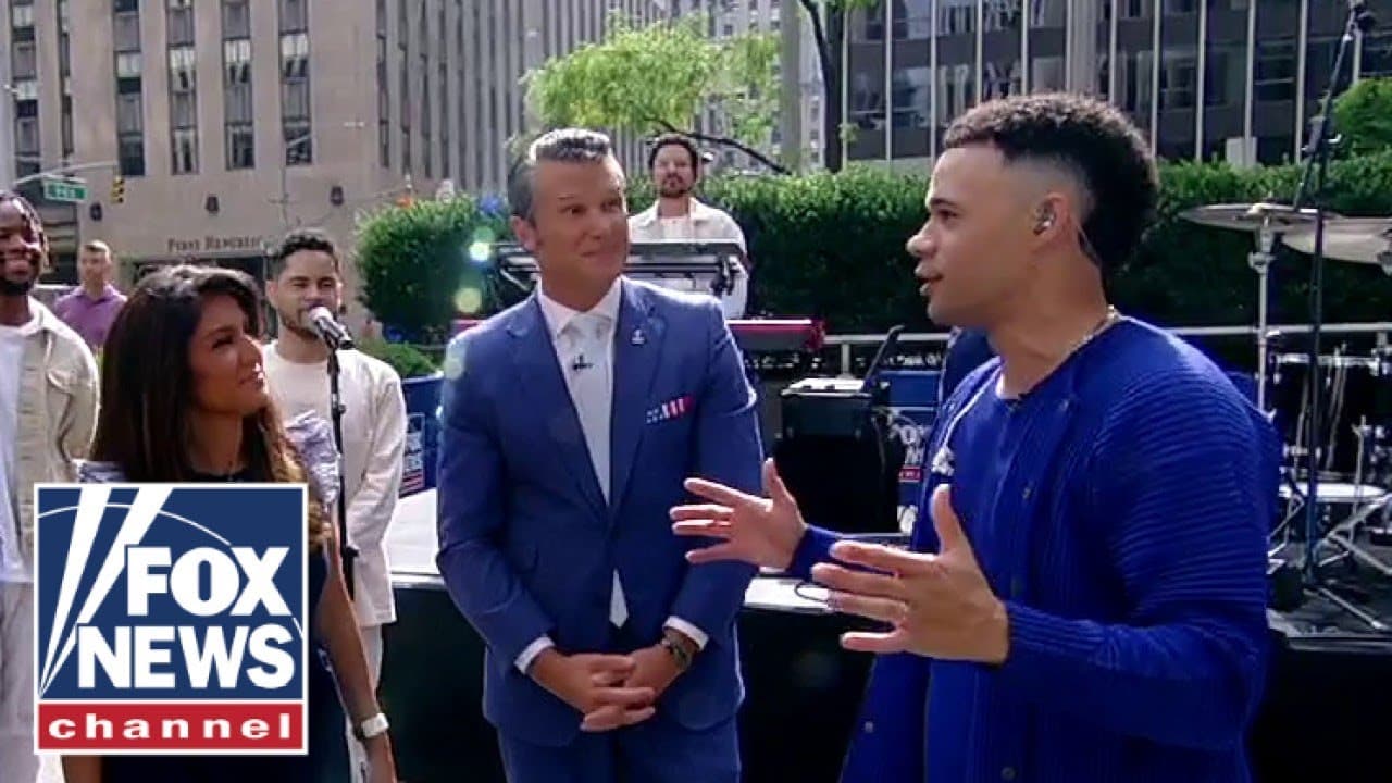 Tauren Wells Performs “Joy In The Morning” on Fox & Friends