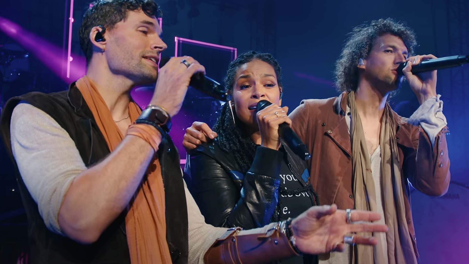 Jordin Sparks Performs "Love Me Like I Am" with FOR KING + COUNTRY